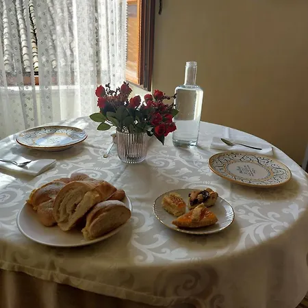 Room & Breakfast La Dimora